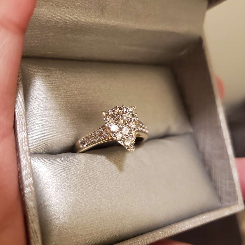 10k yellow gold 1 carat real diamonds ring - Picture 4 of 9